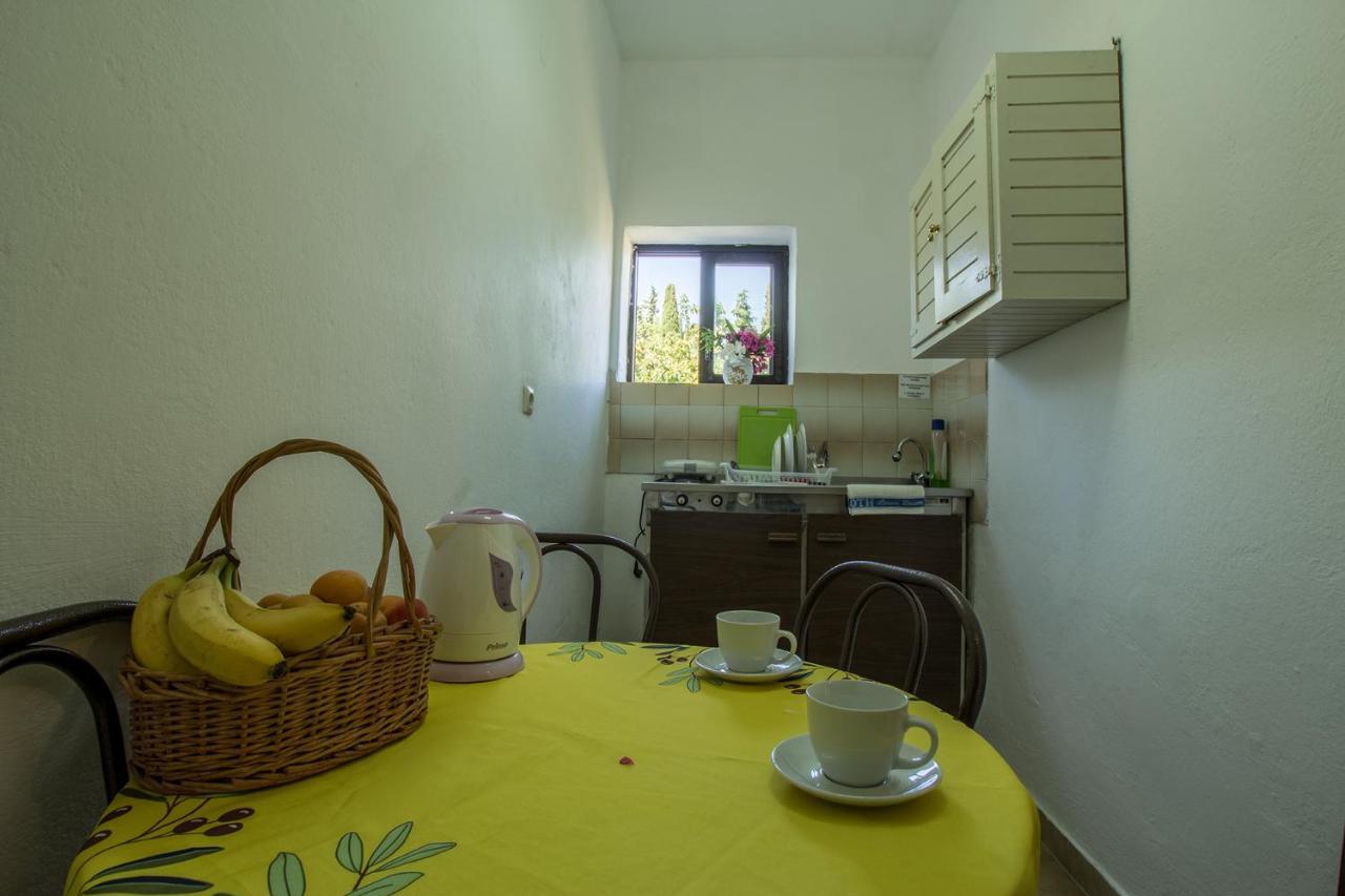 Aggeliki apartments Dassia Kato Korakiana Exterior foto