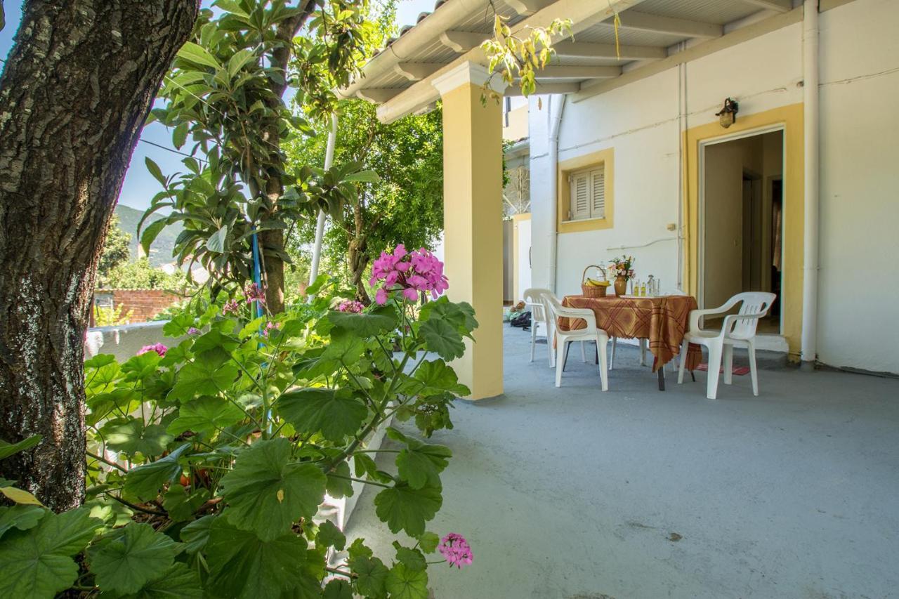 Aggeliki apartments Dassia Kato Korakiana Exterior foto